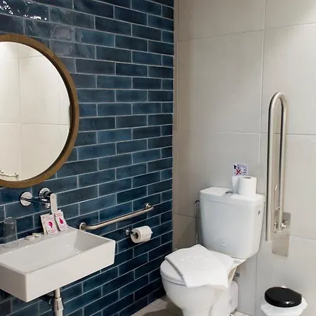 Mandali Hotel 3*