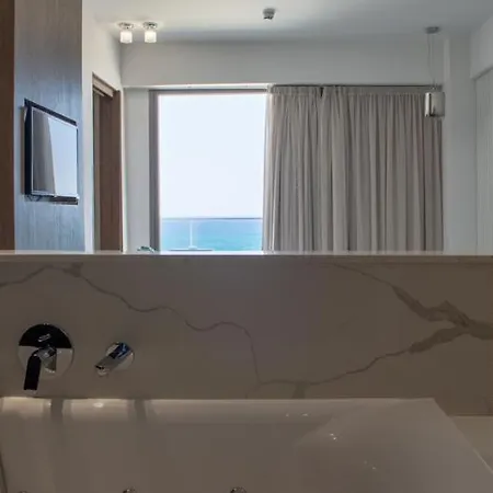 Mandali Hotel 3*